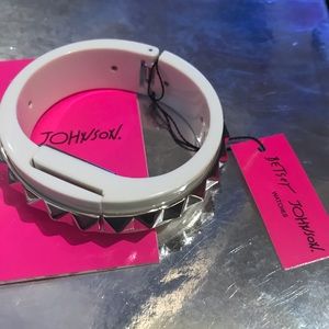 White lucite bracelet watch Betsey Johnson vintage